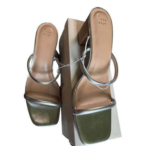A New Day Silver Heeled Sandals Block Heel Square Toe Strappy Size 12 NIB - Picture 6 of 8